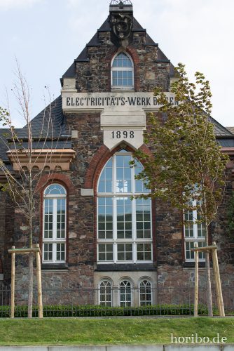 HR-15-04-22-18-30-24-4445