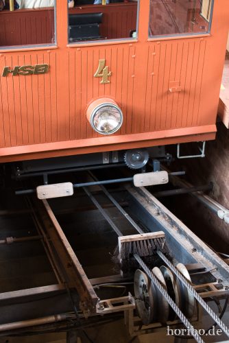 HR-15-06-27-14-13-00-1596