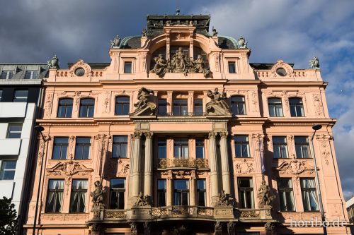 HR-17-05-02-18-22-02-5276