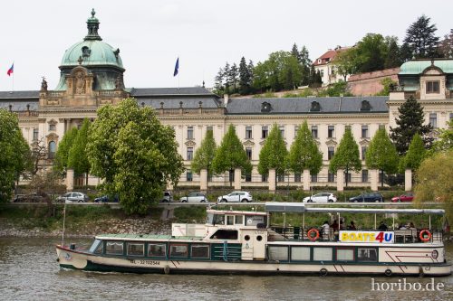 HR-17-05-03-13-05-48-5404