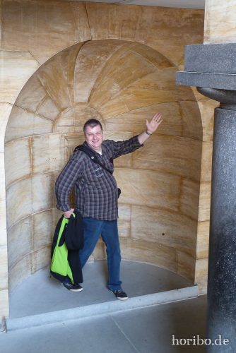 HR-17-05-04-12-54-56-1030610