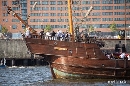 HR-18-05-13-17-42-56-1506