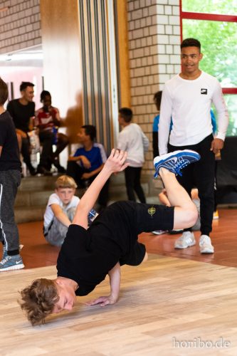 HR-18-06-30-15-55-07-4586