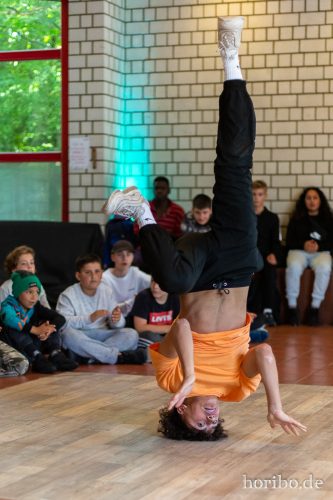 HR-18-06-30-16-27-25-4715