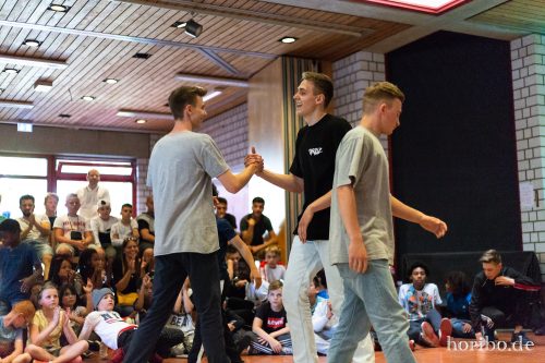 HR-18-06-30-18-38-47-5834