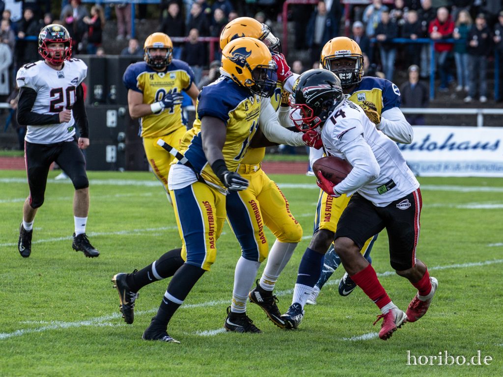 Pirates_vs_Panther_191005-060