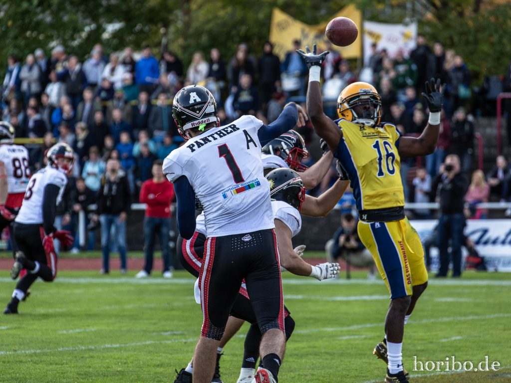 Pirates_vs_Panther_191005-063