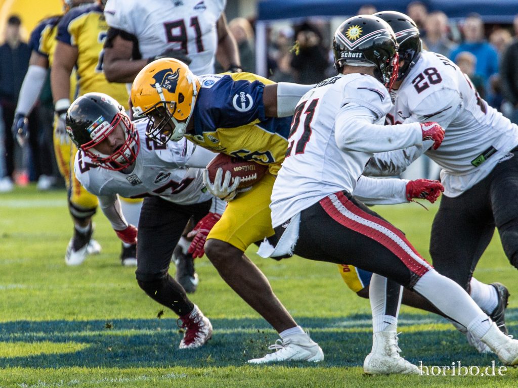 Pirates_vs_Panther_191005-091