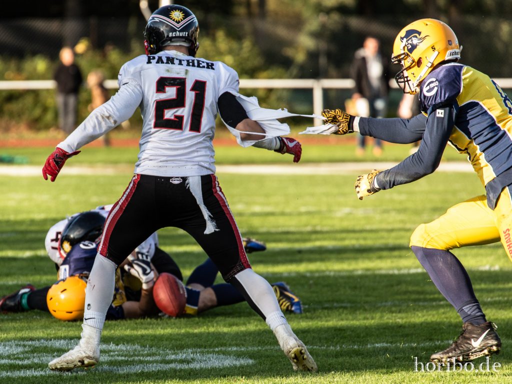 Pirates_vs_Panther_191005-107