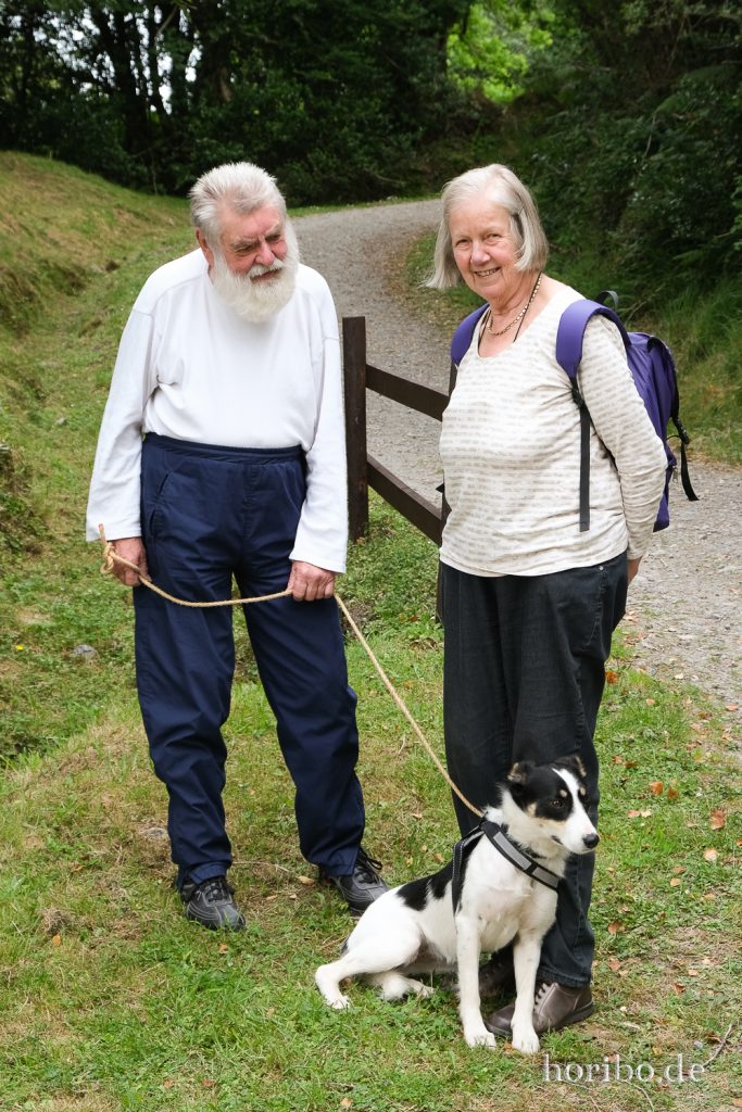 Meine Eltern mit ihrem neuen Hund