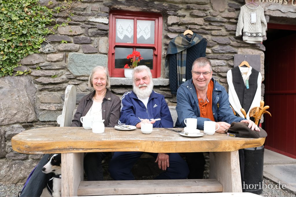 Mutter, Vater und der Sohn bei Molly Gallivans Cottage