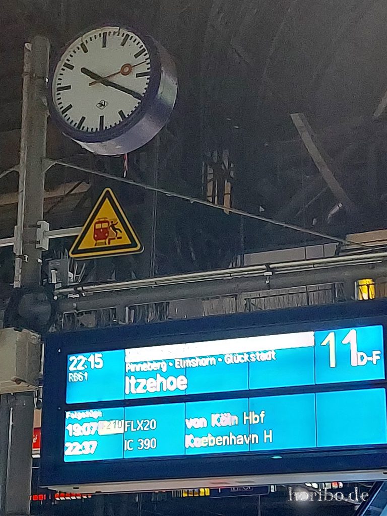 422_HR-22-09-10-22-20-12-222012