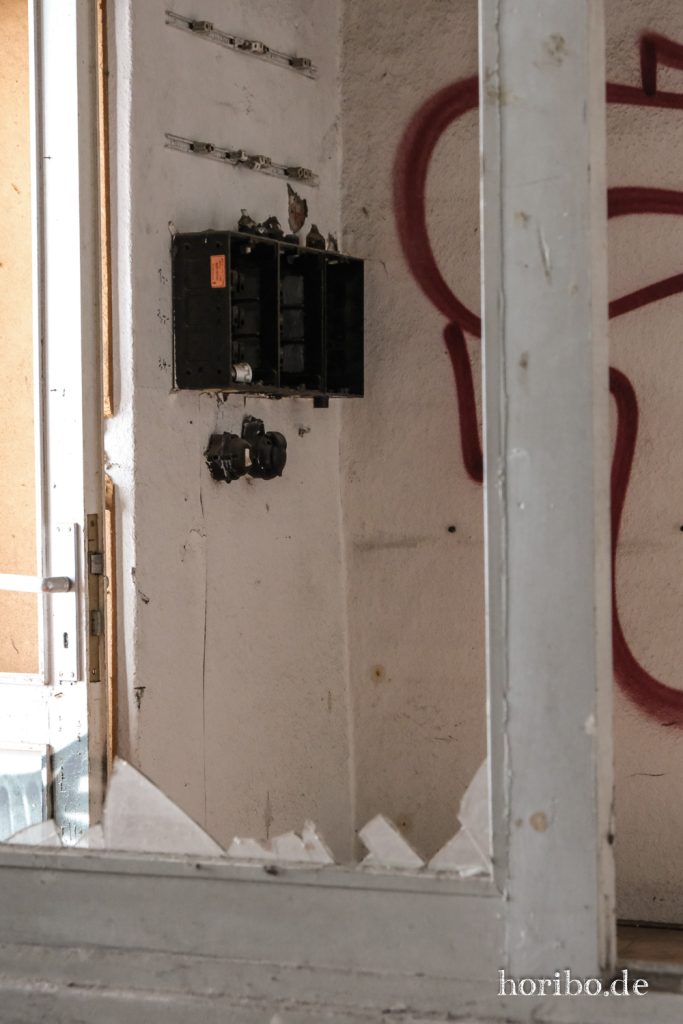 HR-23-05-13-12-01-11-7567