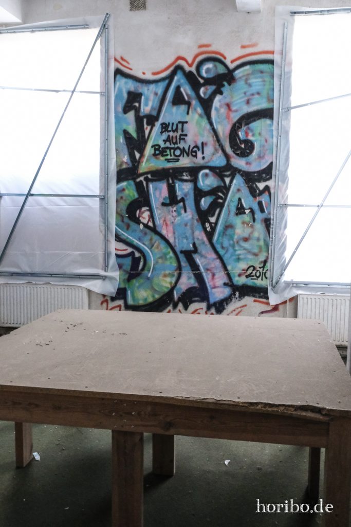 HR-23-05-13-12-11-02-7590