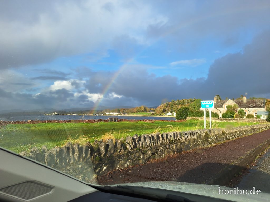 auf der Rückfahrt grüßt Kenmare nochmal mit nem Regenbogen